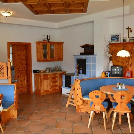 Apart-pension Wesenauerhof 4*