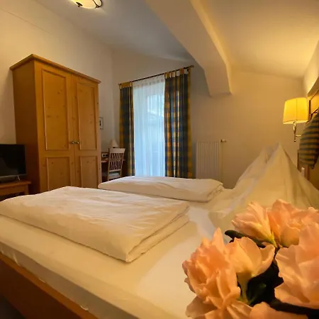 Apart-pension Wesenauerhof Guest house